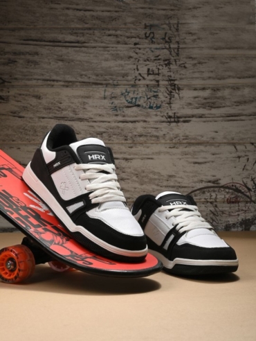 9b8cb2c0-b675-44f3-8152-6535f84a59871716410955467HRXbyHrithikRoshanMenColourblockedSneakers1